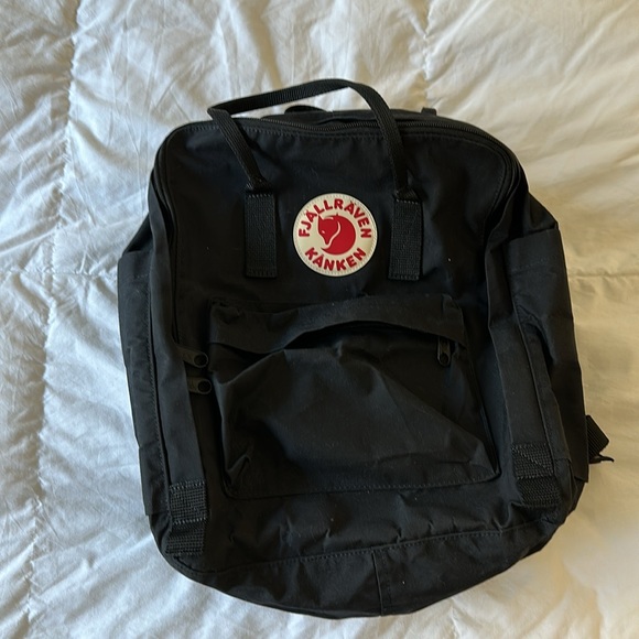 Fjallraven Kanken Backpack in Black OS - Picture 6 of 10